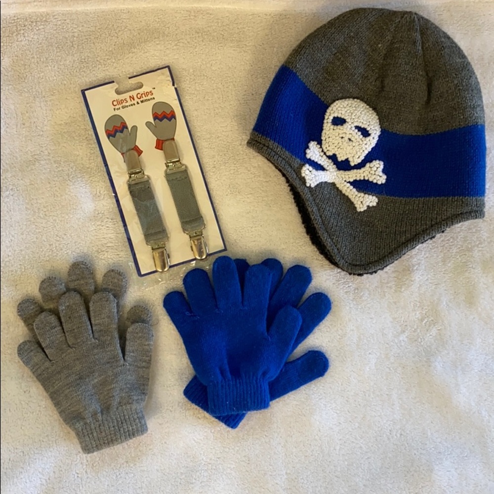 ⭐️ 3/$20 Boys Bundle- Winter hat, gloves and glove clips